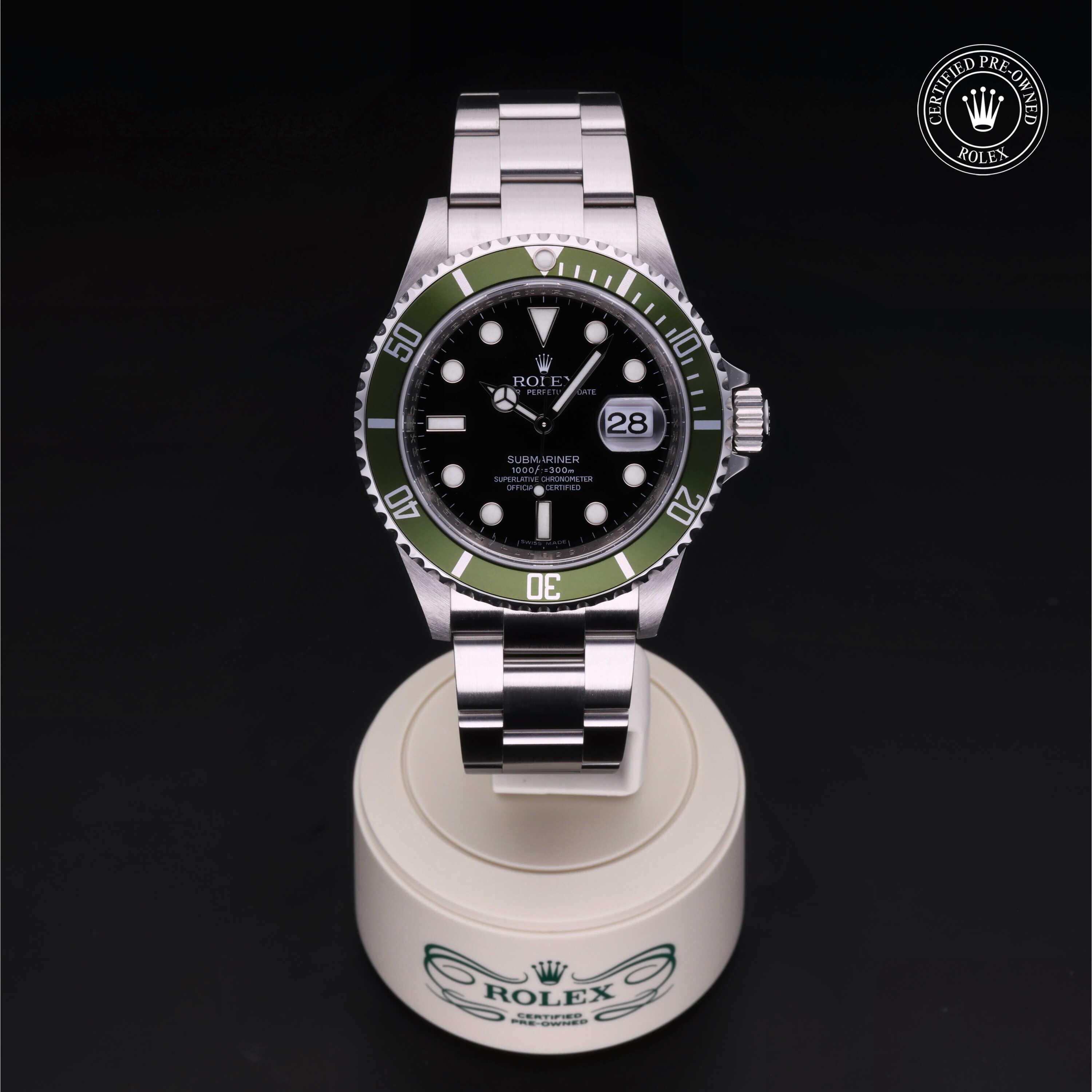 Rolex Submariner Date 360 view 16610LV