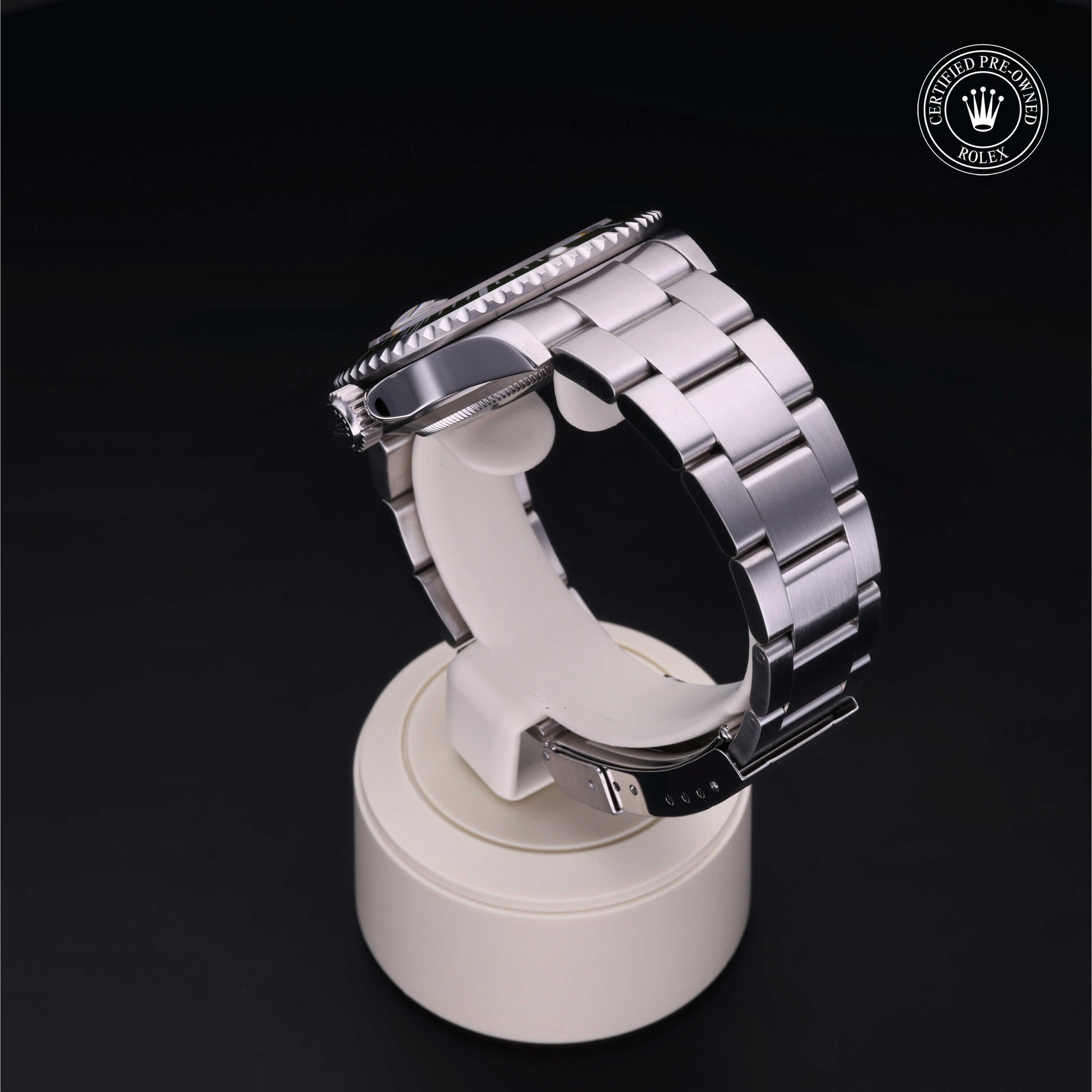 Rolex Submariner Date 360 view 16610LV