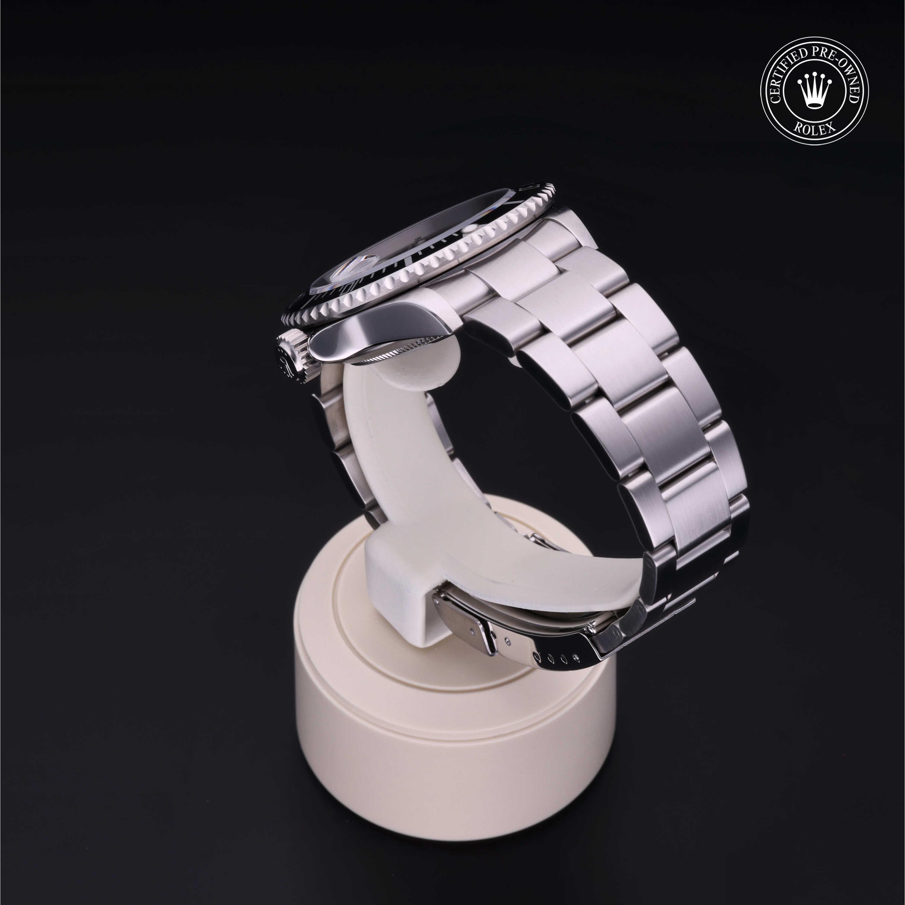 Rolex Submariner Date 360 view 16610