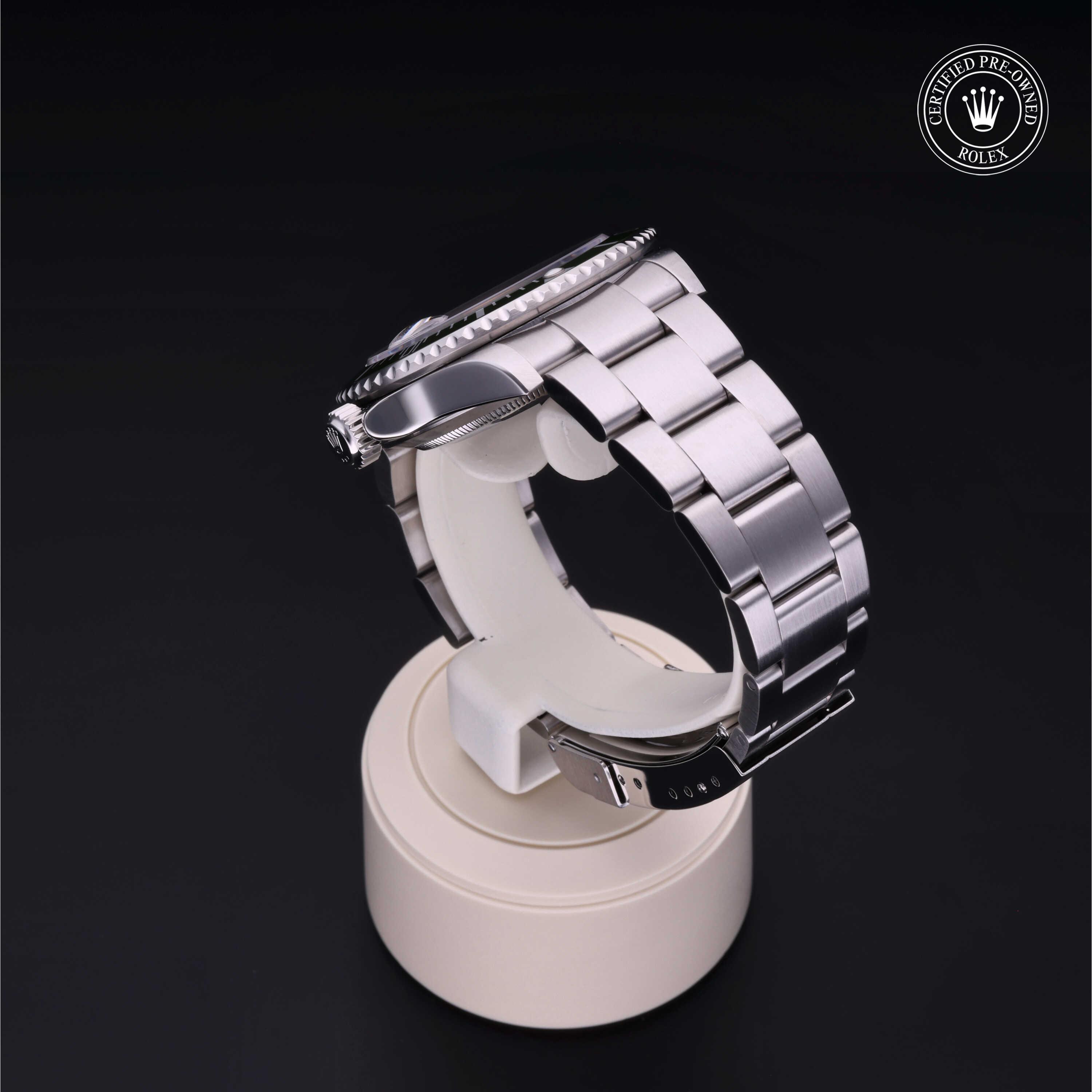 Rolex Submariner Date 360 view 16610LV