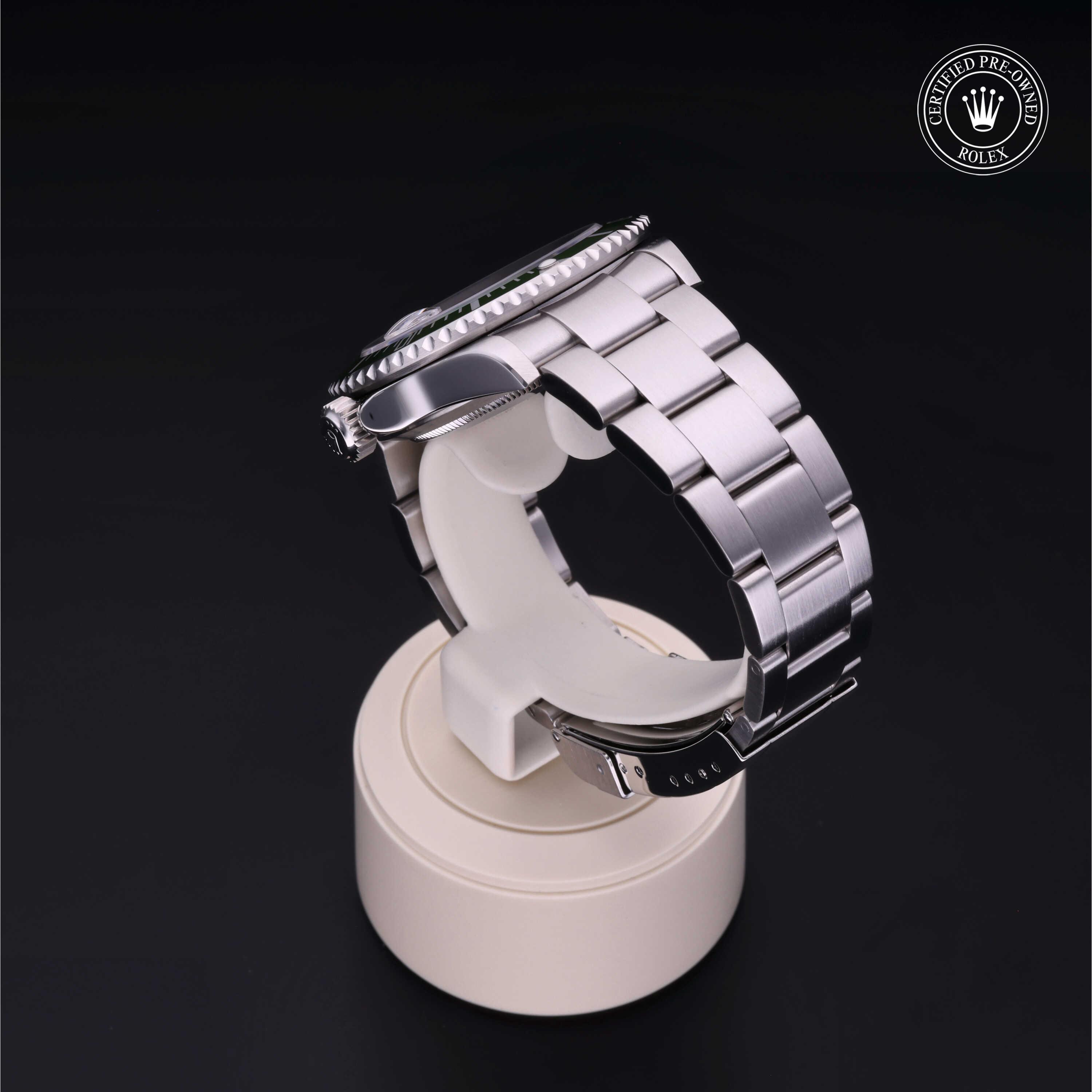 Rolex Submariner Date 360 view 16610LV