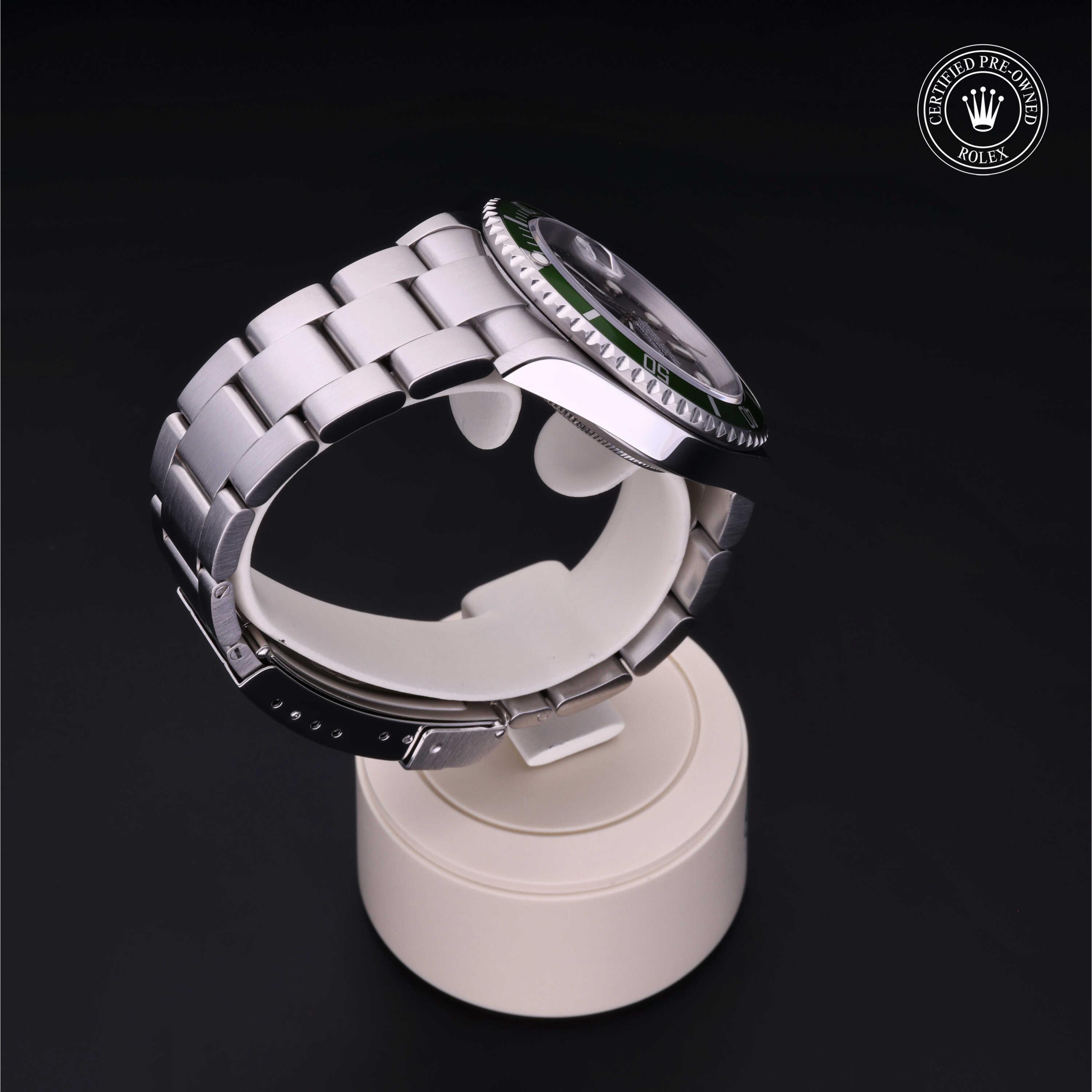 Rolex Submariner Date 360 view 16610LV