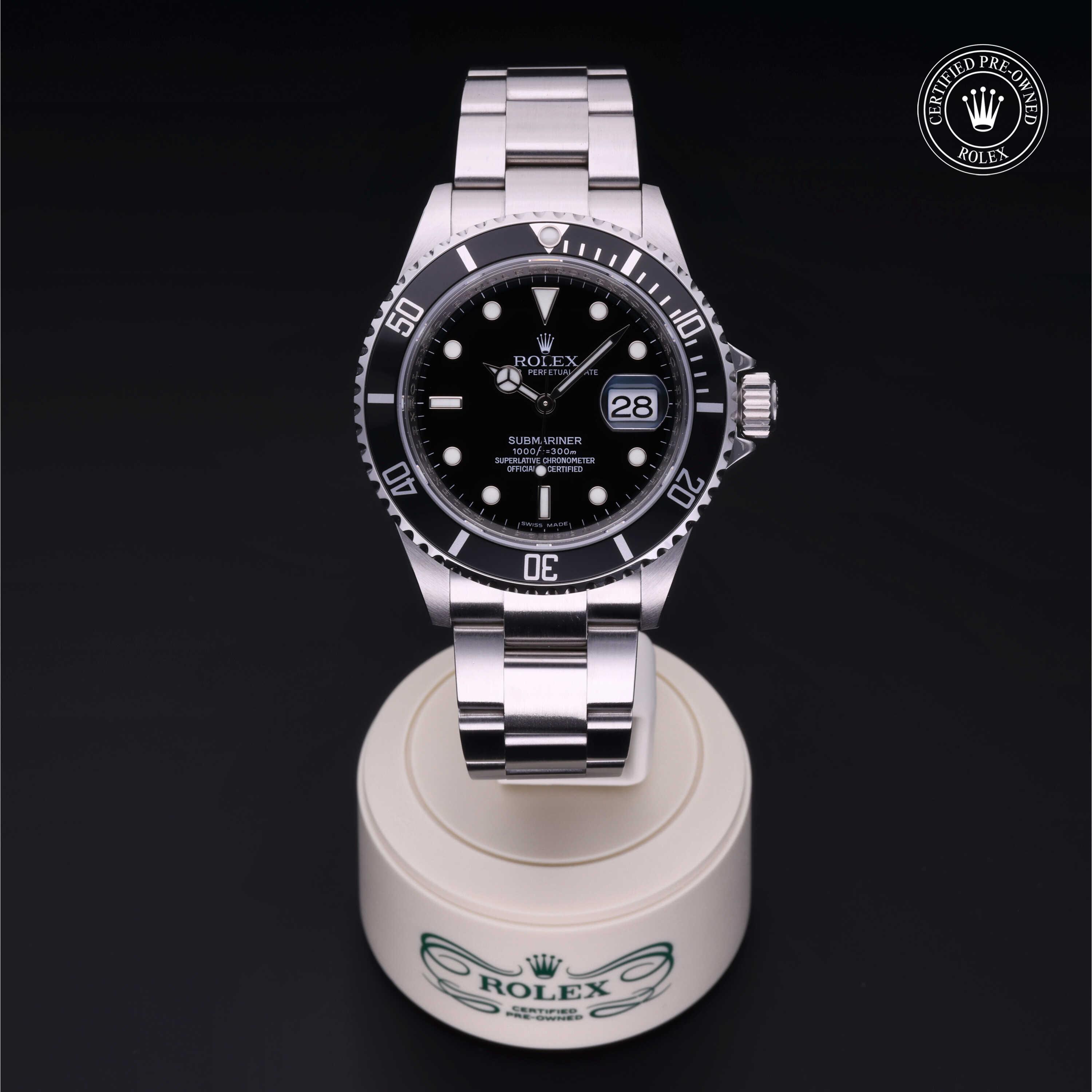 Rolex Submariner Date 360 view 16610