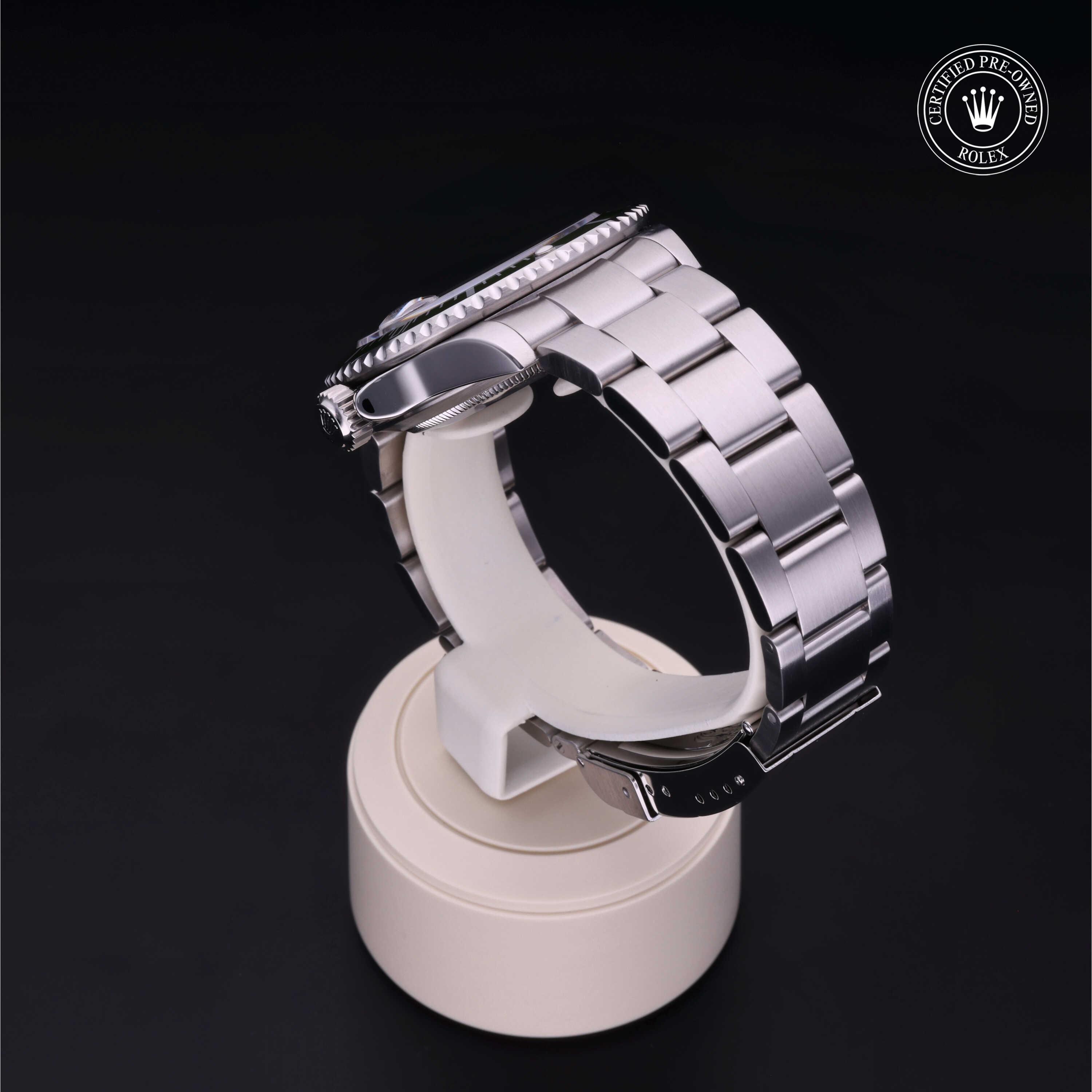 Rolex Submariner Date 360 view 16610LV